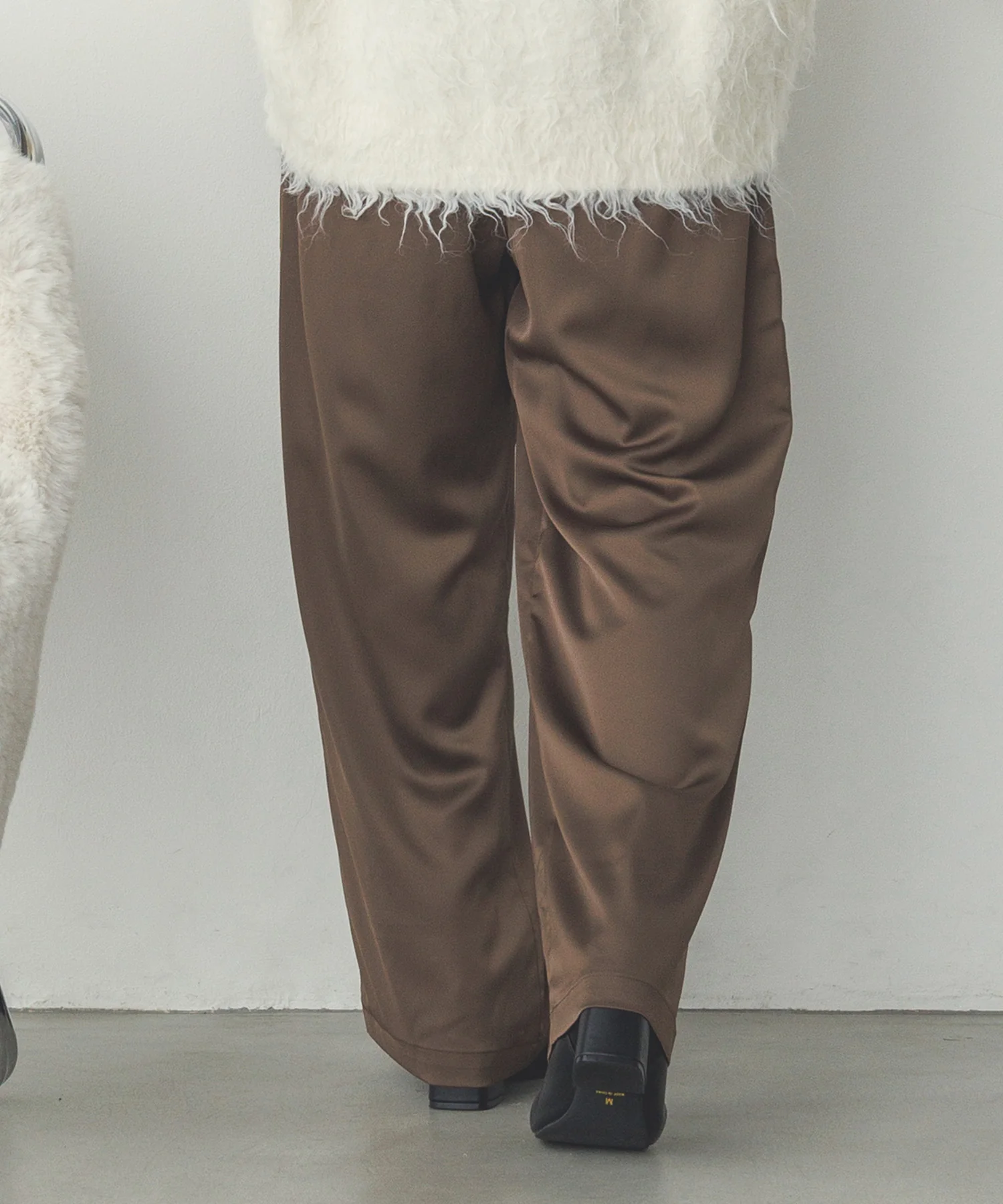 サテン ストレートイージーパンツ