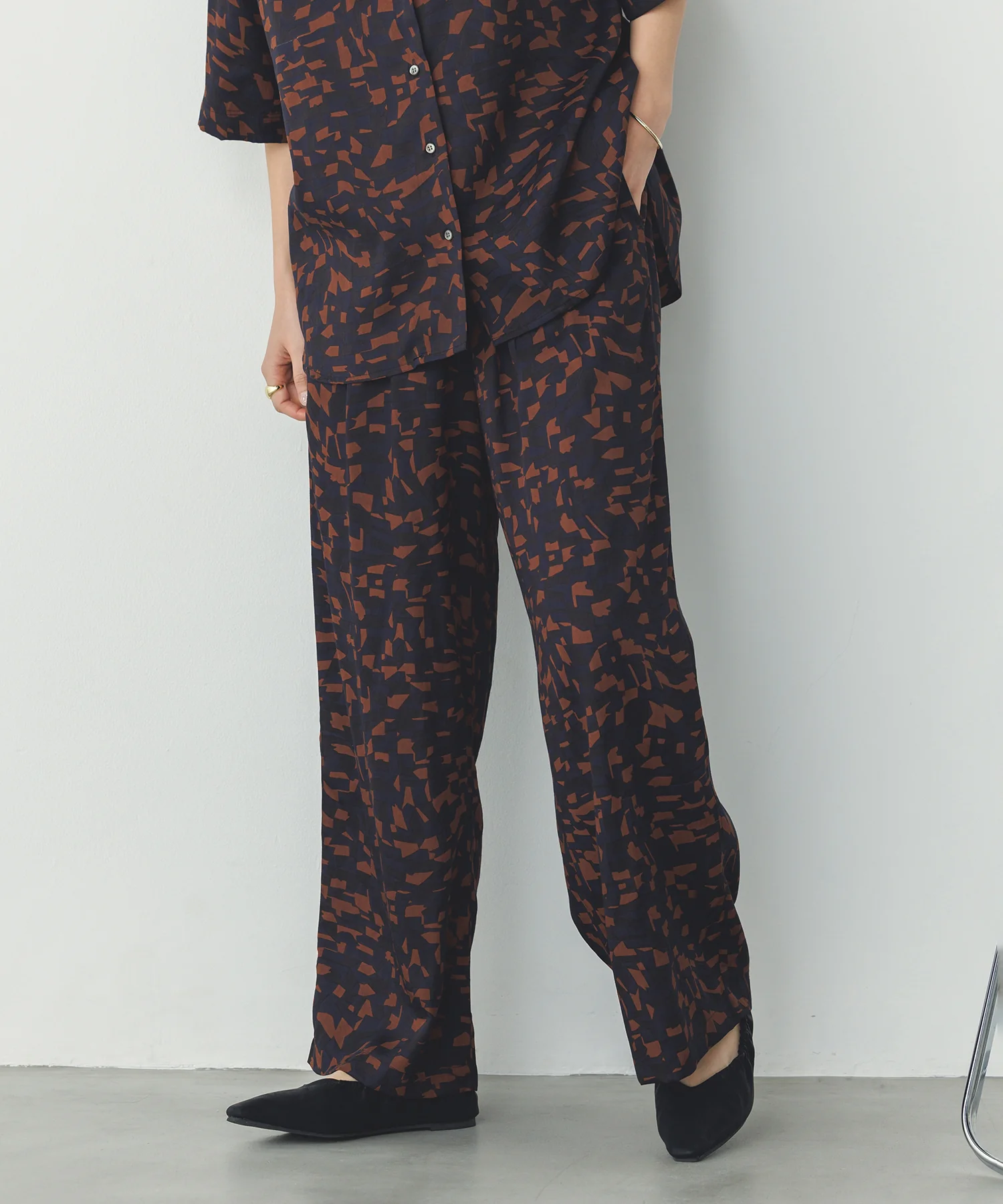 ジオメトリックプリント イージーパンツ