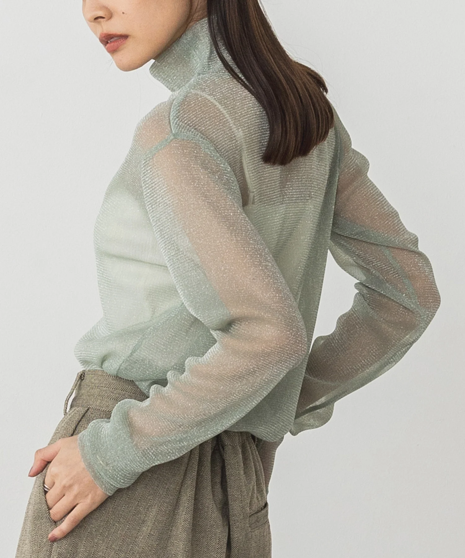 【新色追加】ラメシアー ハイネックトップス