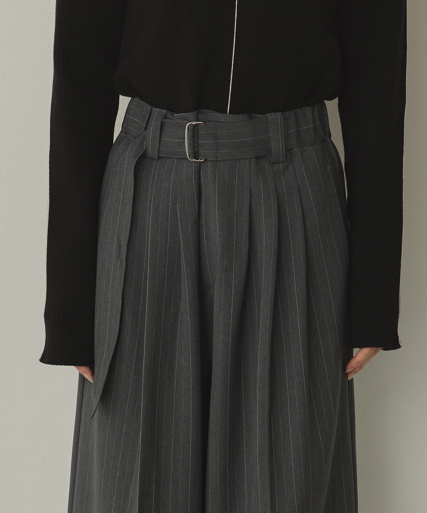 ツイルストライプ タックワイドパンツ