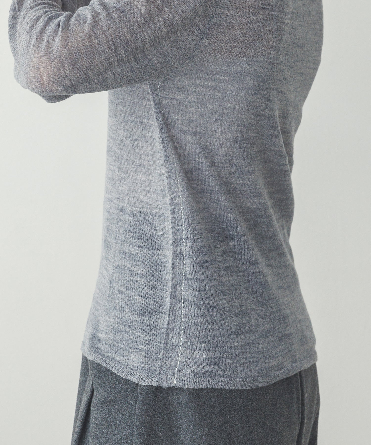 【WEB限定/別注】ラメライン入り ウールミックスシアーニット