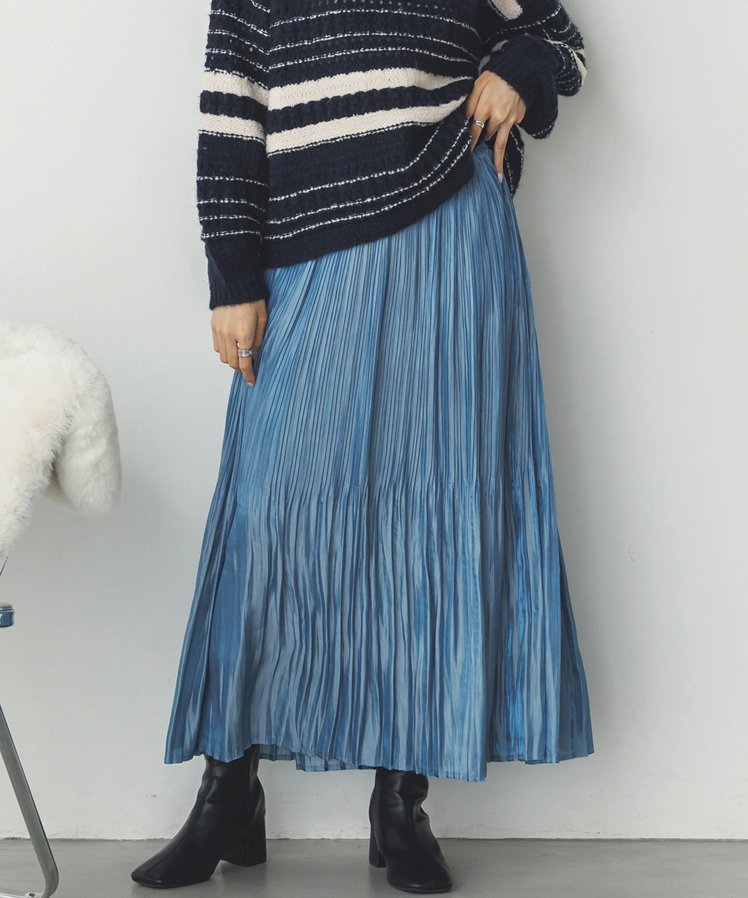 サテンランダムプリーツスカート