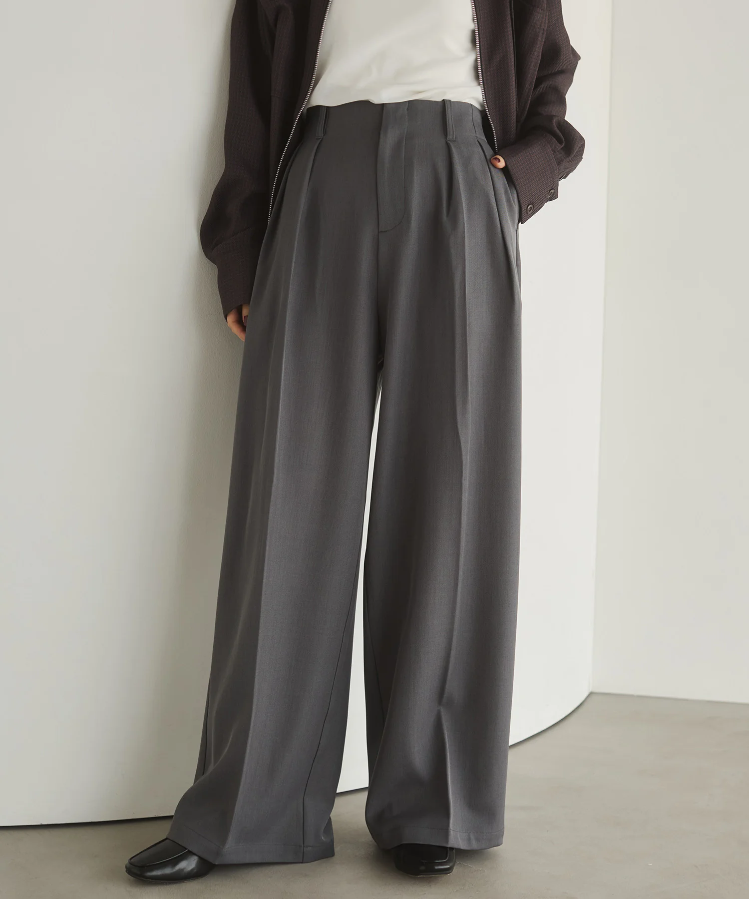 ポリツイル タックパンツ