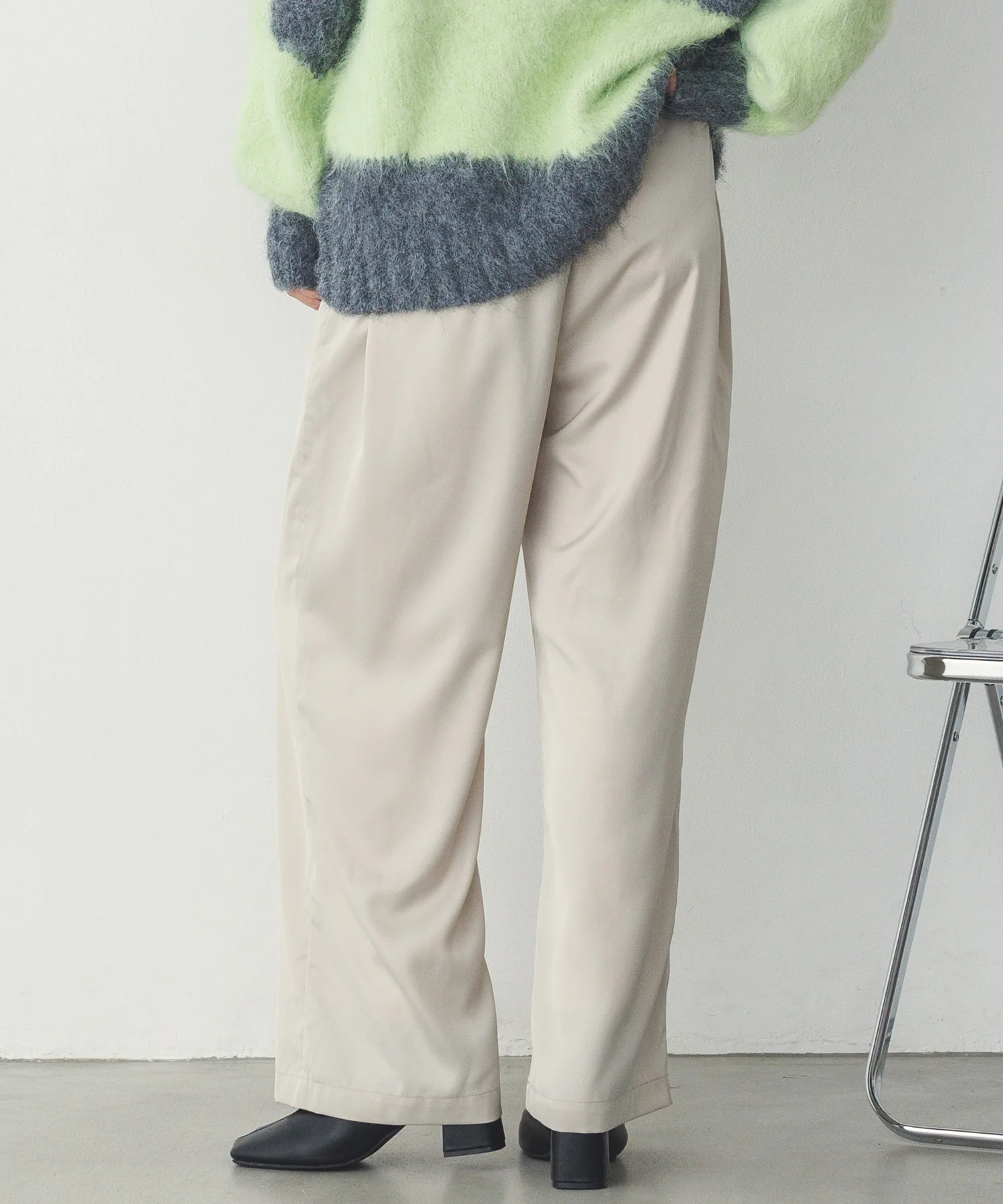 サテン ストレートイージーパンツ