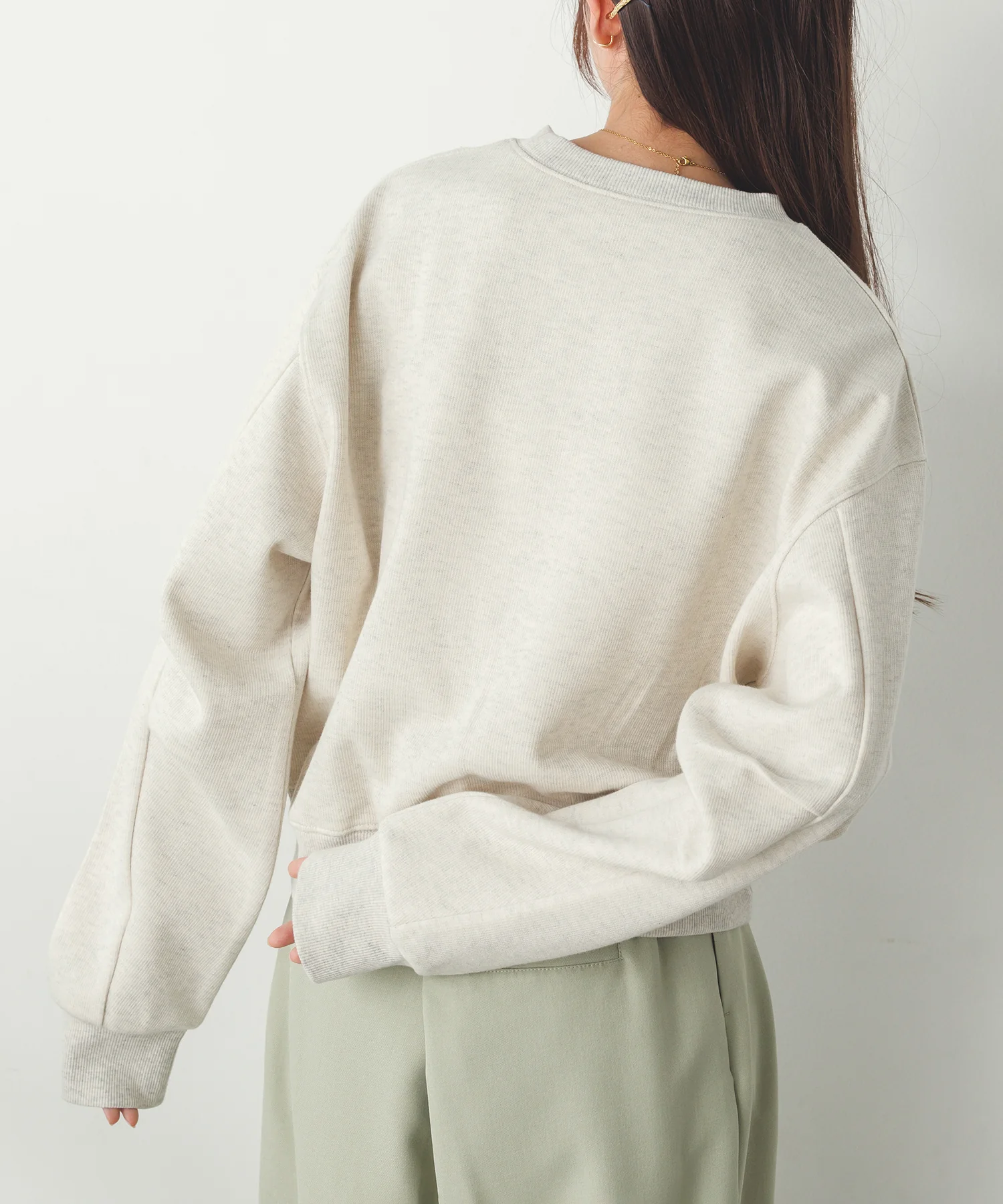 スリーブタック ロゴプリントスウェット