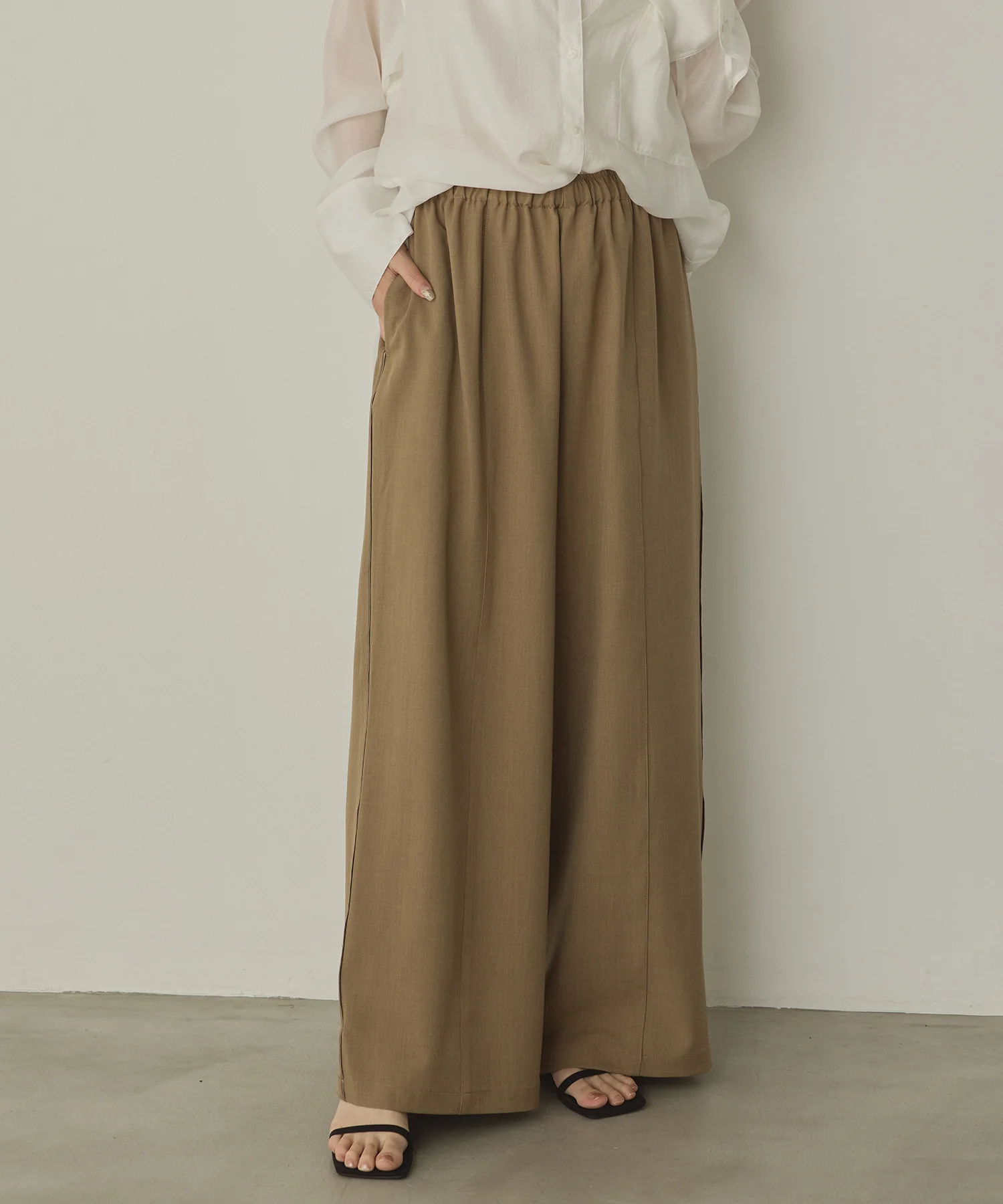 サイドライン ワイドストレートパンツ
