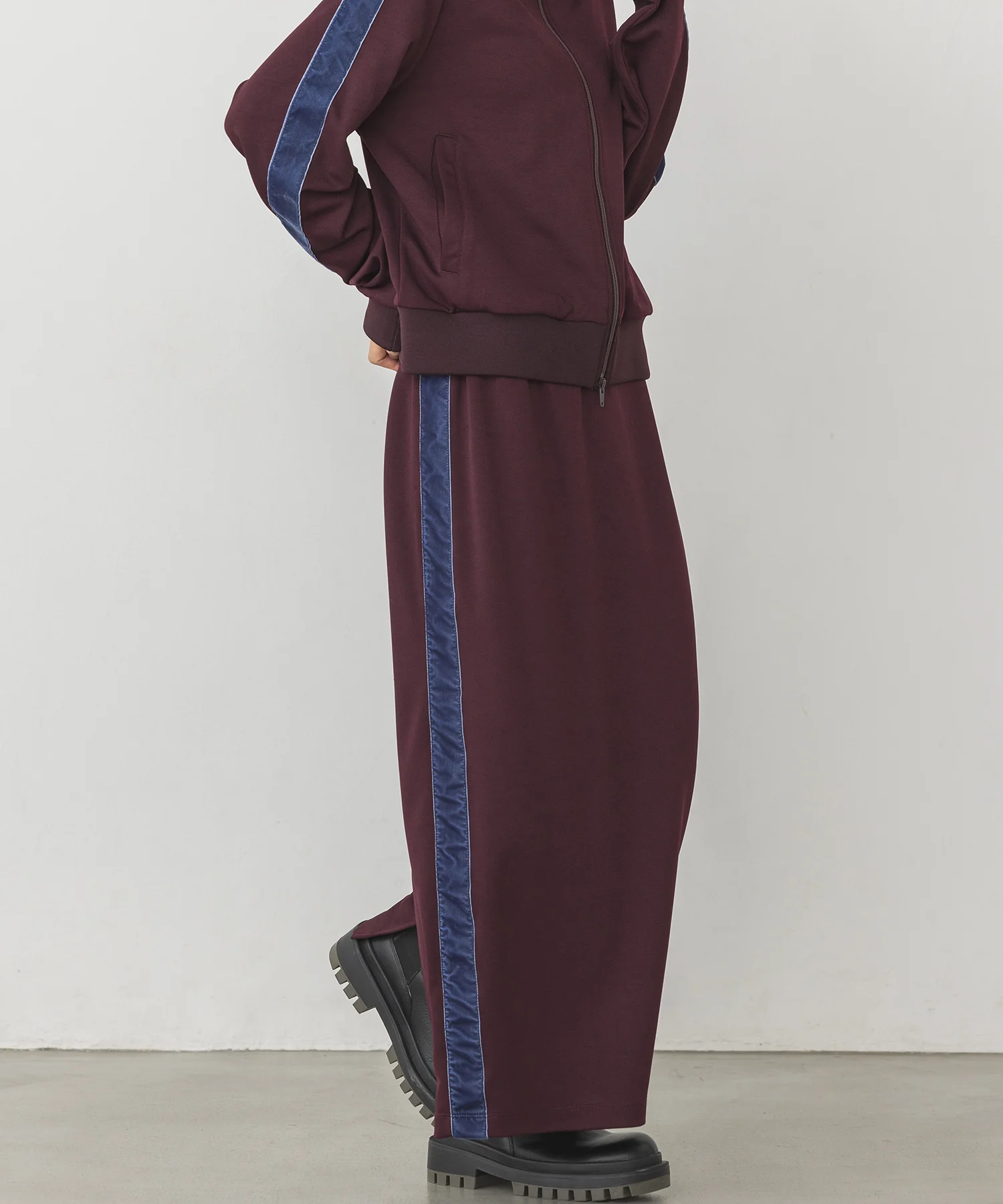 サイドラインタイトスカート