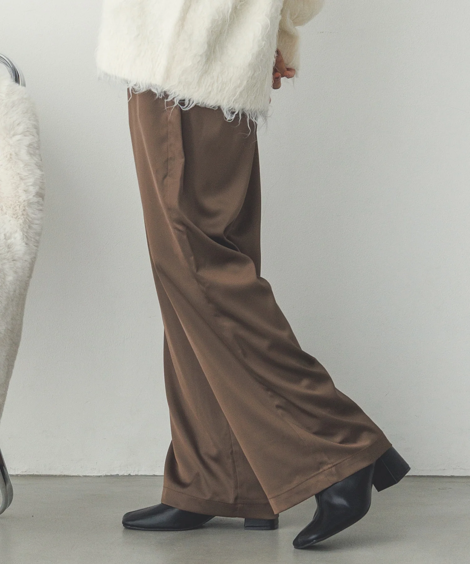 サテン ストレートイージーパンツ