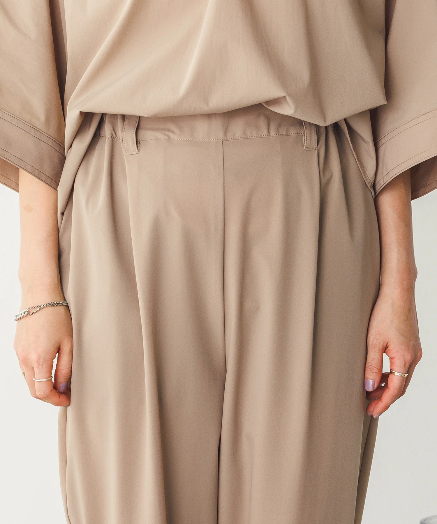 【新色追加】接触冷感テーパードパンツ