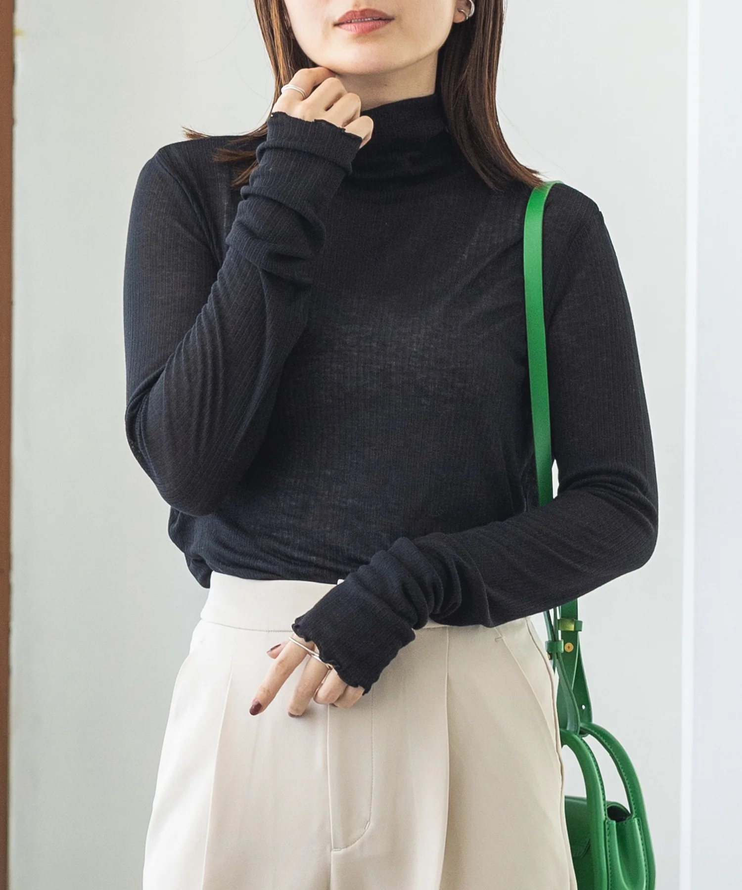 タートルネックシアートップス