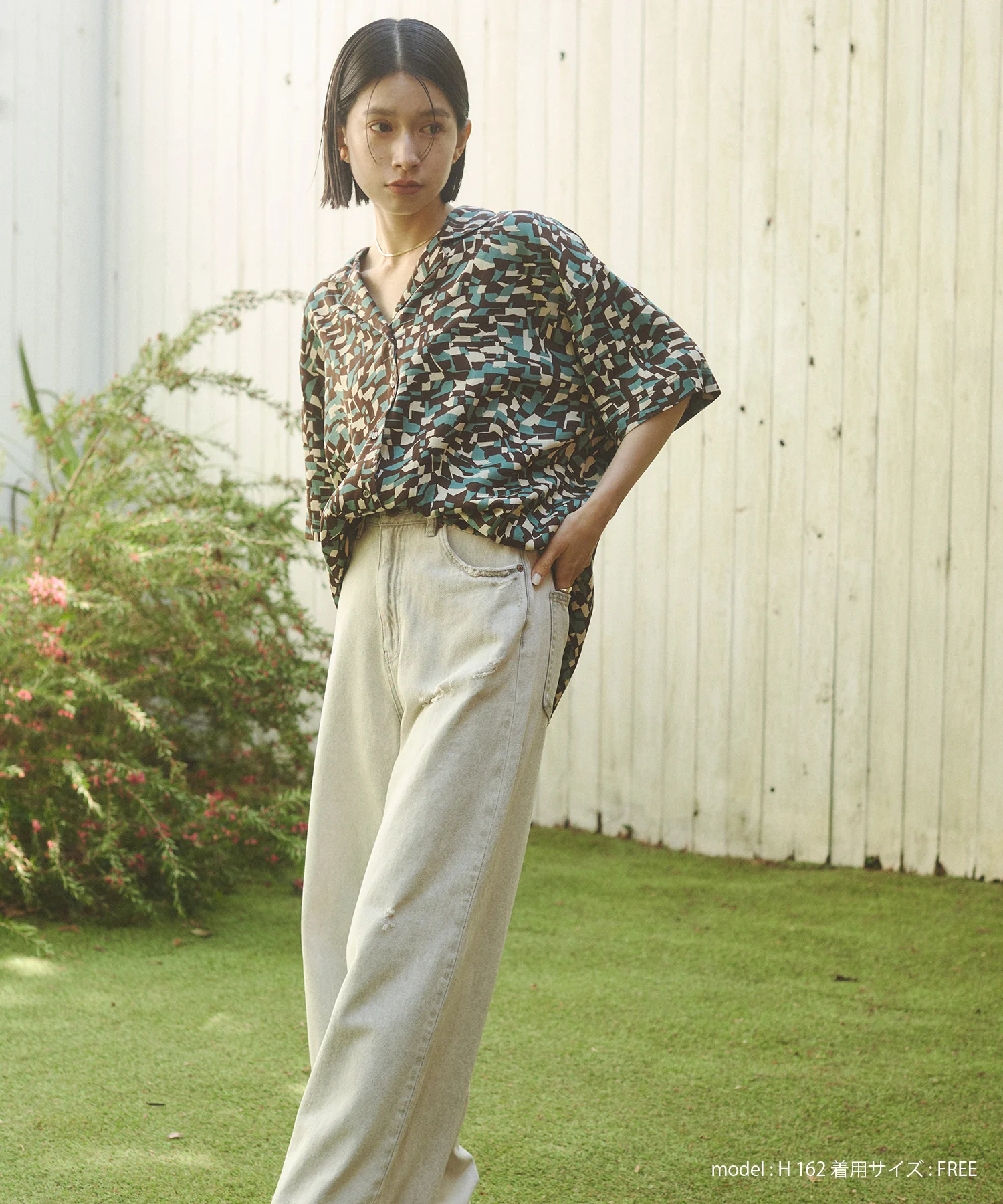 ダメージデニム ゆるストレートパンツ