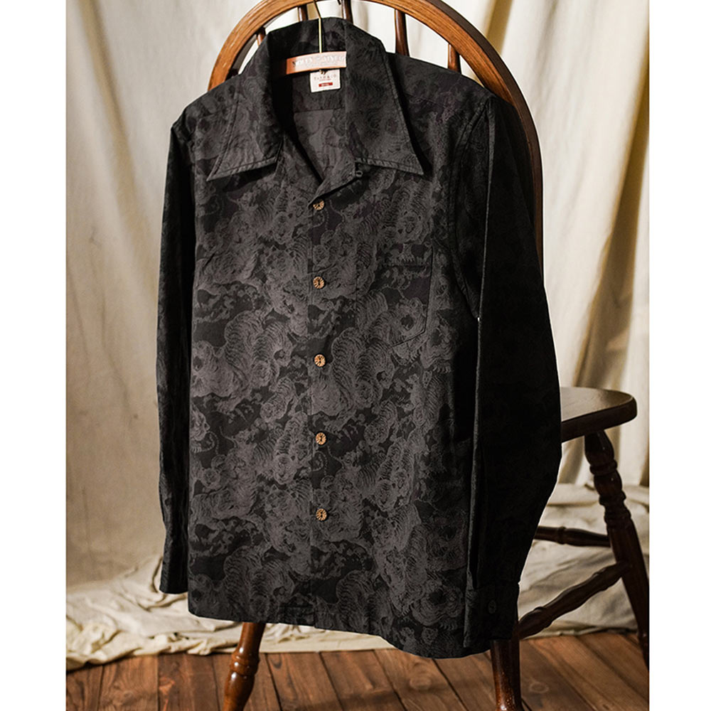 「虎の守護」総柄ジャカード折り襟長袖シャツ